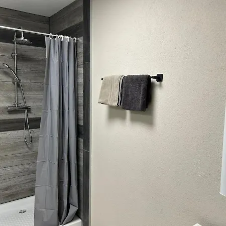 T2 Chaleureux A アパート